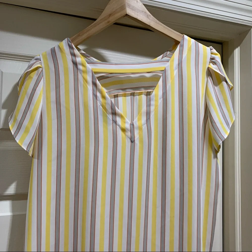 blouse top - Picture 3 of 4